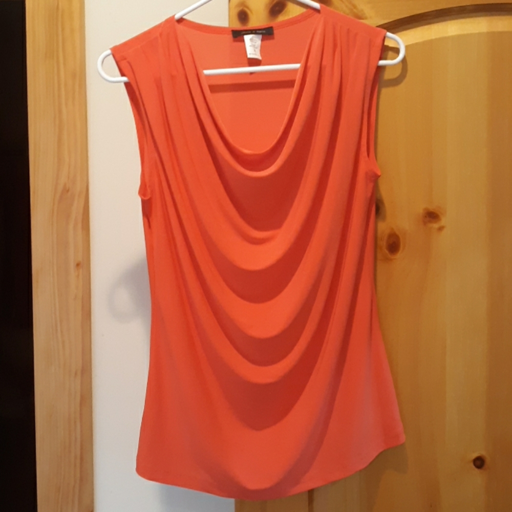 Sleeveless dress shirt